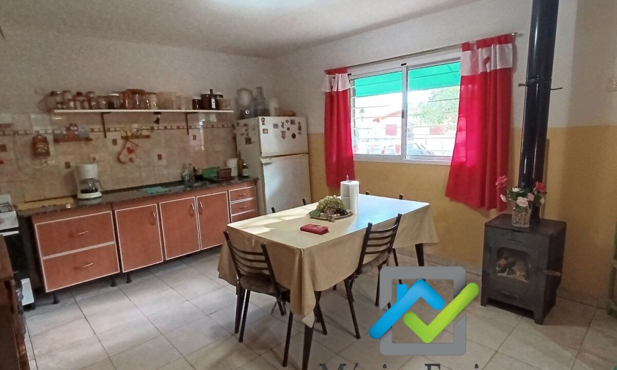 Casa Barrio Colonia Argentina Carpinteria (6)