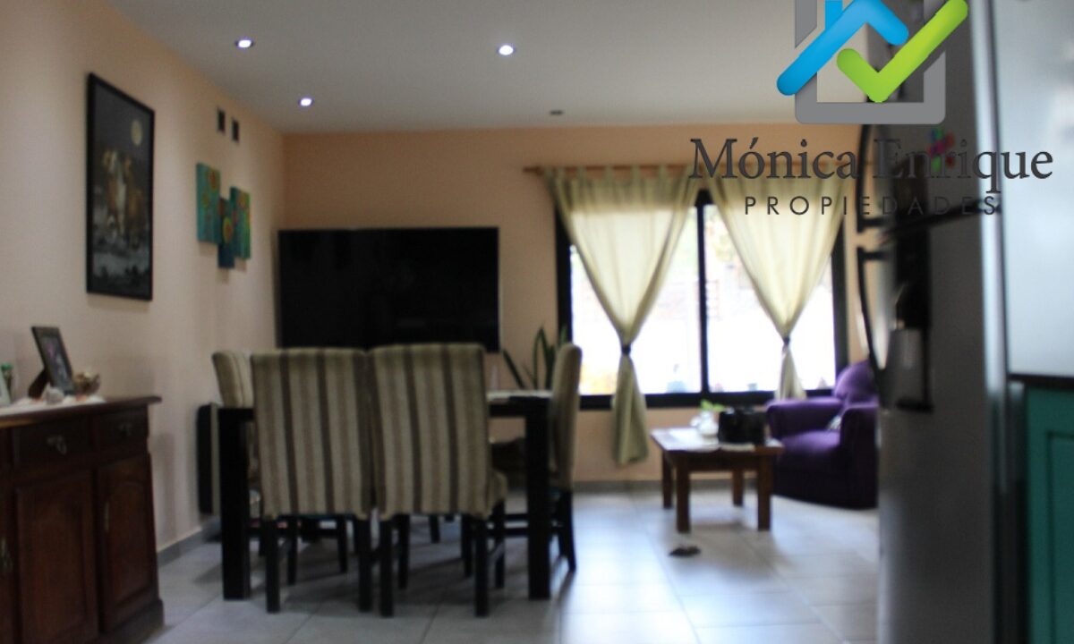 Casa en Esquina av de los cesares Rincon del Este 12